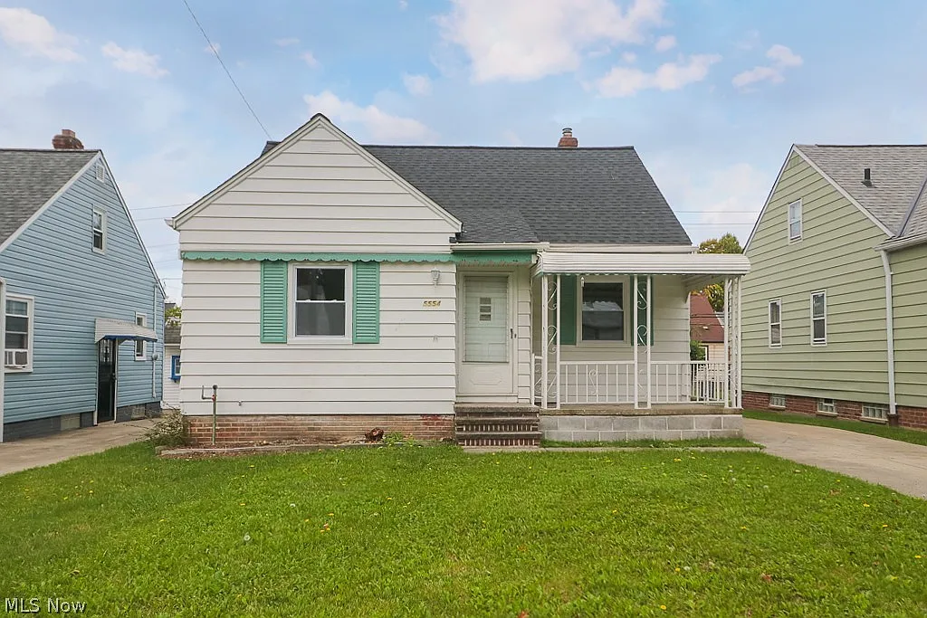 5554 Oakwood Ave photo 1