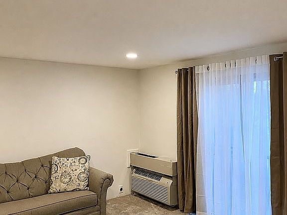 2nd image of 4 Village Rock Ln APT 10