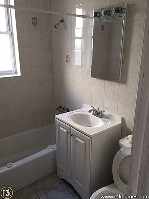Rented by Realty 2000 Corp | media 18