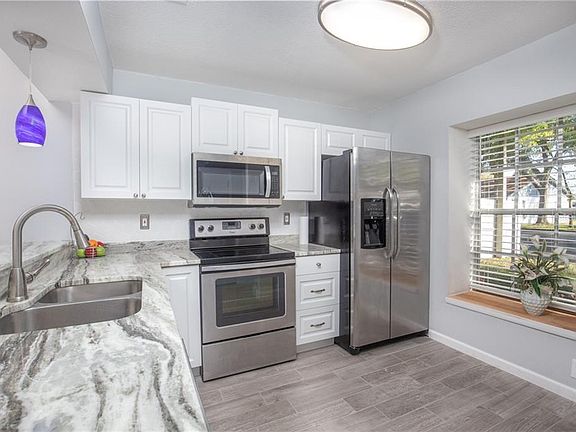 5th image of 7323 Parkside Villas Dr N