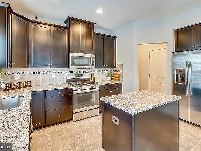 2216 Potomac River Blvd — Photo 16