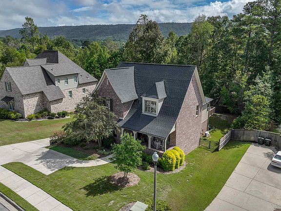 5th image of 1104 Highland Village Trl