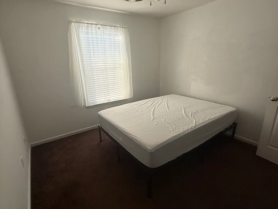 Regency Park Dr