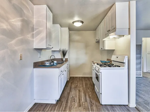 Villa Nova Townhomes, 2043 Charle St, Costa Mesa, CA 92627