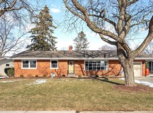 225 Pauline Dr, Elgin, IL 60123