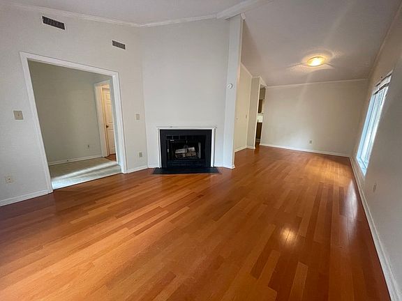 3rd image of 110 Berry Patch Ln