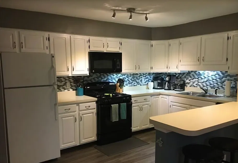 2 bed, 1015 sqft, $2,300 — Photo 1