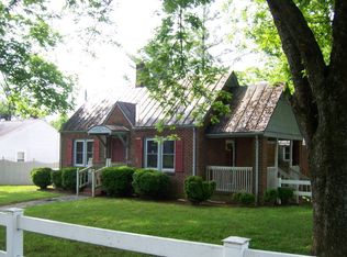 807 Lawsonville Ave, Reidsville, NC 27320
