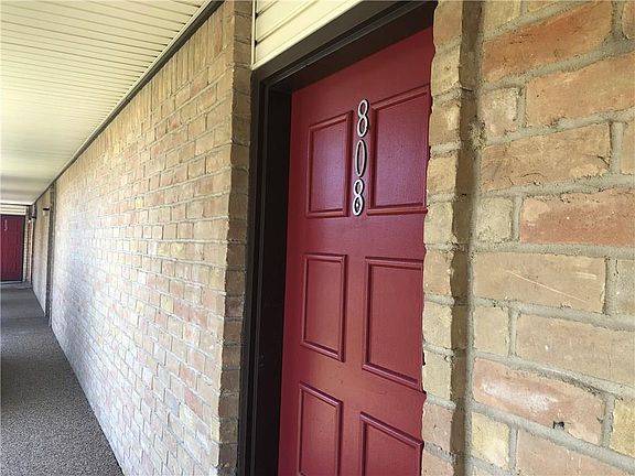 2nd image of 6000 Westridge Ln APT 808