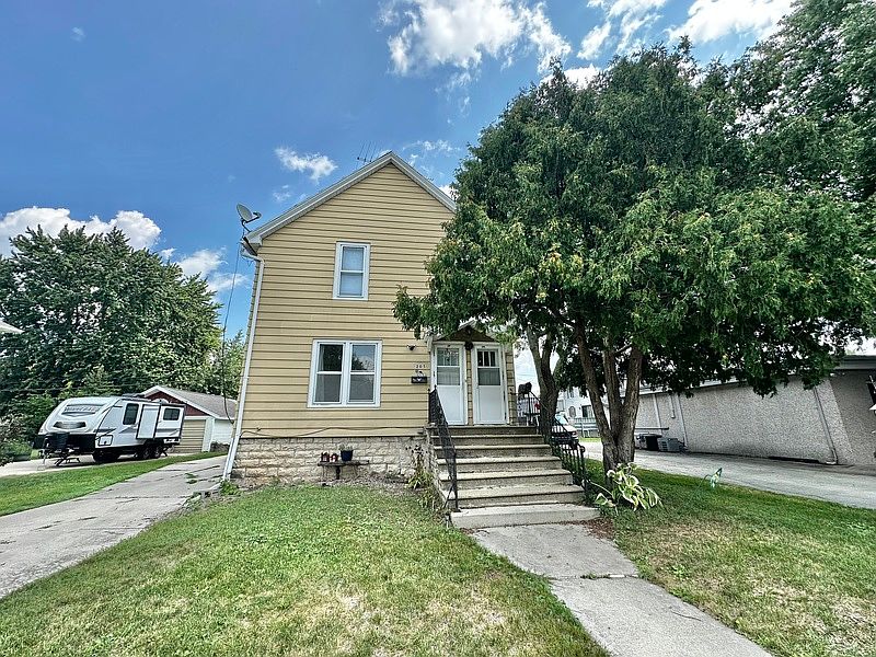 1st image of 205 Walnut St