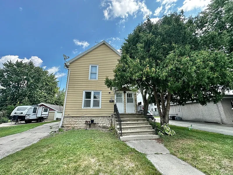 205 Walnut St