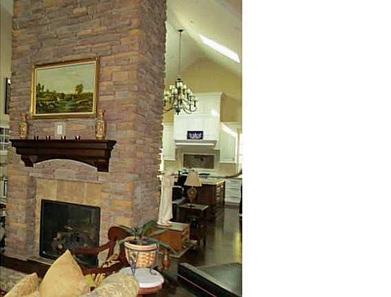 5th image of 5475 Oakridge Dr