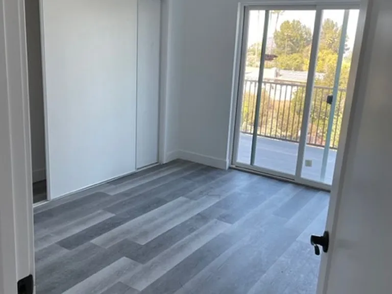 20811 Tiara St — Photo 20