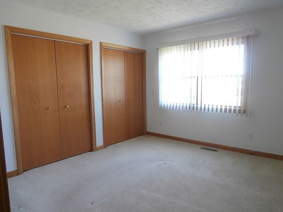 4th image of 10905 Village Cir S