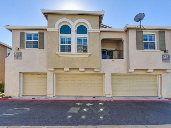 2nd image of 3301 Ferry Cir
