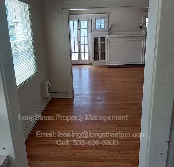 205 NW Kings Blvd #4 — Photo 8