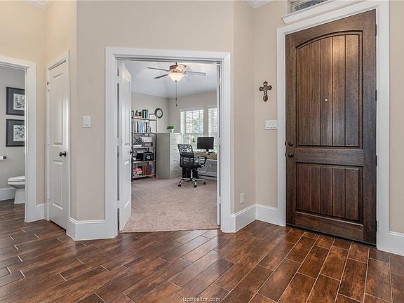 5th image of 2619 Hailes Ct