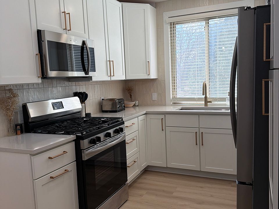 1st image of 4632 Bloomington Ave #4632
