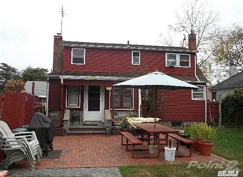 2nd image of 8 Clarissa Dr