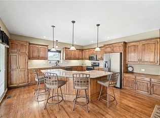 1508 Ridgeway Dr, Liberty, MO 64068