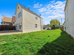 2709 S Whipple St, Chicago, IL 60623