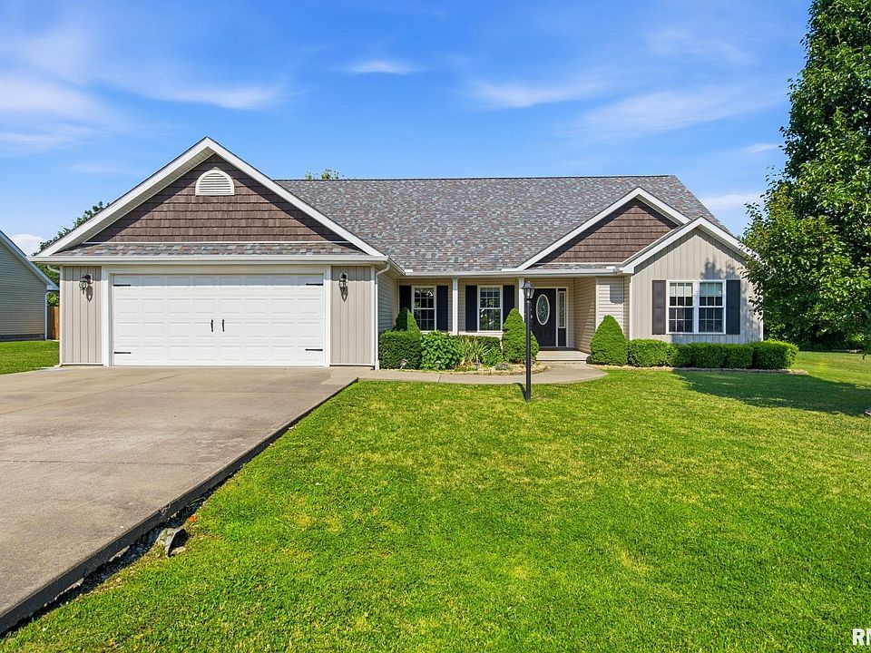 1st image of 407 Prince Ln