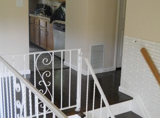199 Holbrook Rd S, Lake Ronkonkoma, NY 11779
