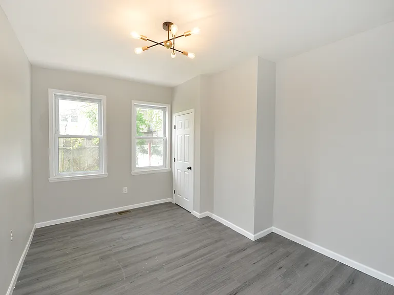 23 Bayview Ave #1 — Photo 9