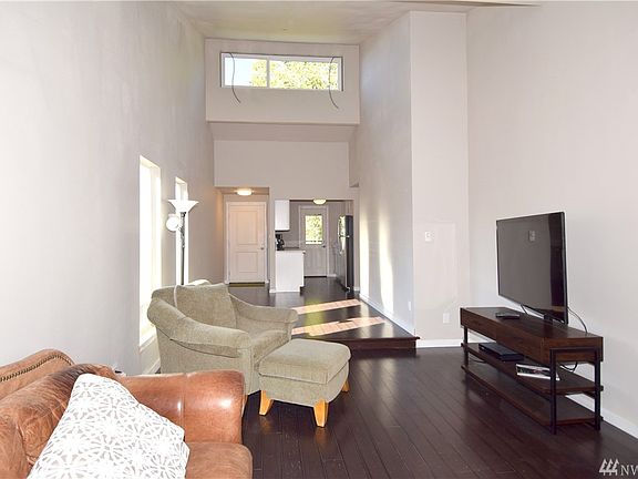 5th image of 12526 35th Ave NE APT 2