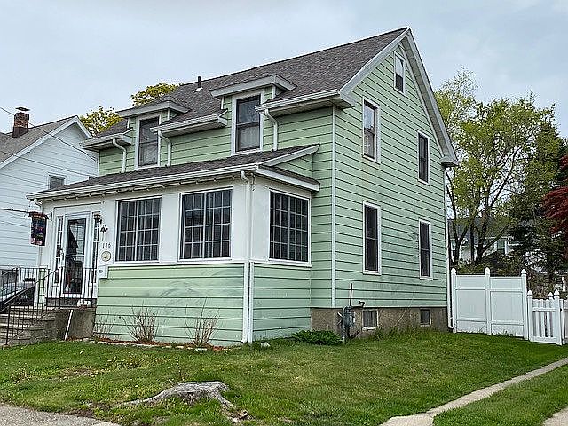 2nd image of 186 Holmes St