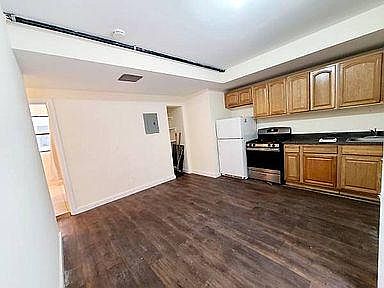 2nd image of 2422 Grand Ave #1D