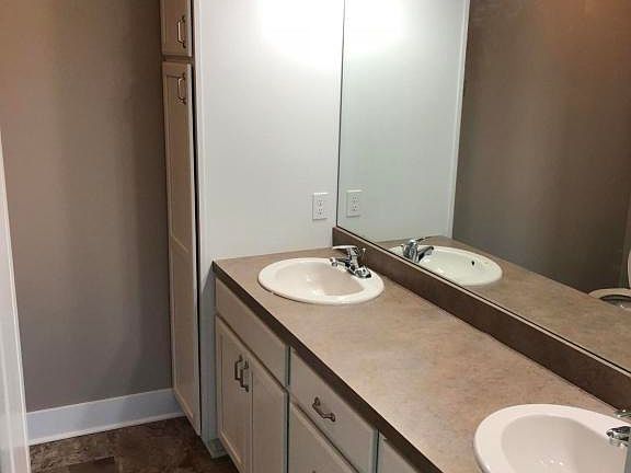 4th image of 3736 Hickoryrow Ct