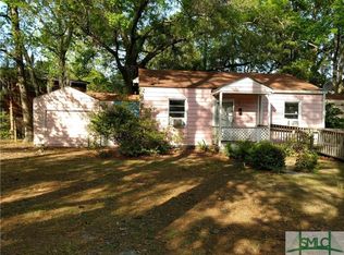 2002 N Fernwood Dr, Savannah, GA 31404