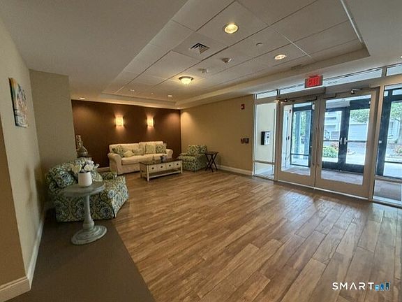 4th image of 38 Hope Street #1108