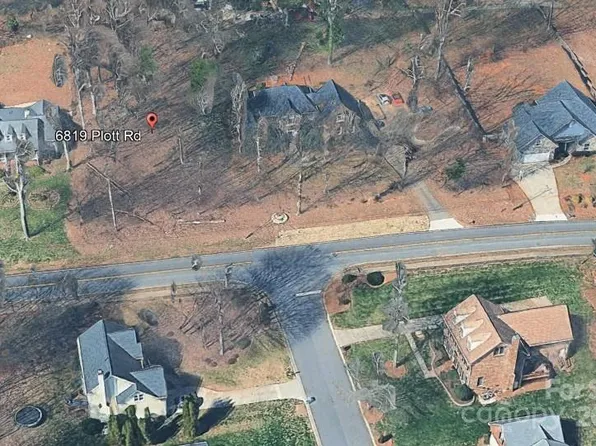 6819 Plott Rd, Charlotte, NC 28215