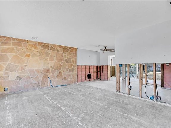 3rd image of 735 SNELL ISLE BOULEVARD NE
