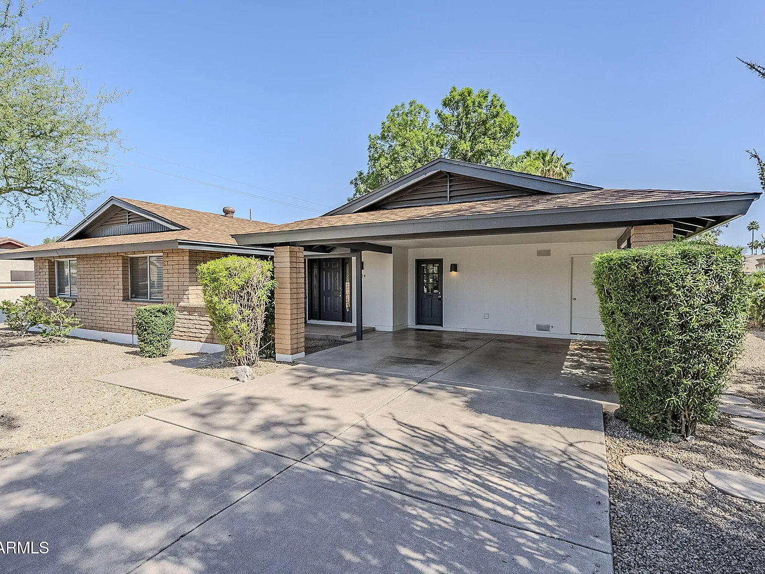 4 bed, 2.0 bath, 2212 sqft, $2,995 — Photo 3