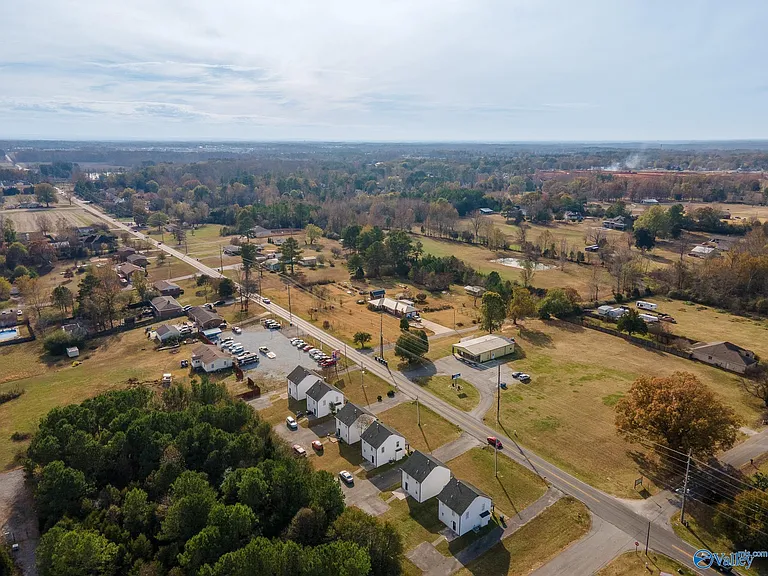 6975 Wall Triana Hwy — Photo 29