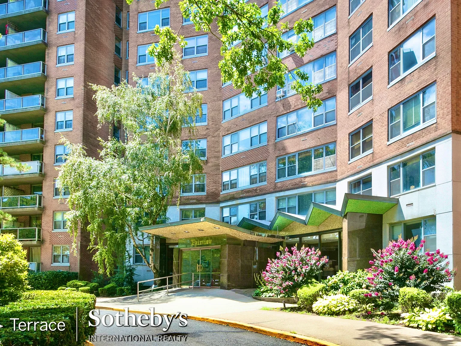 61-20 Grand Central Parkway — Photo 1