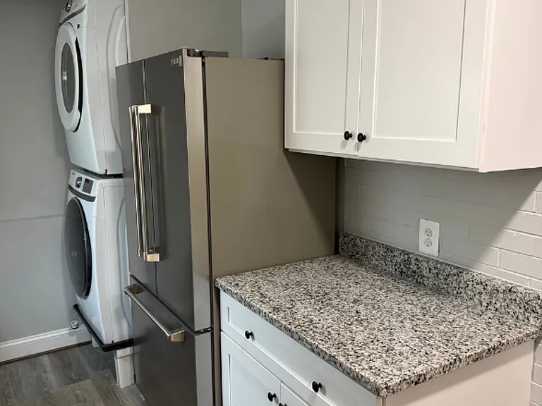 716 E 23rd St #2B — Photo 3