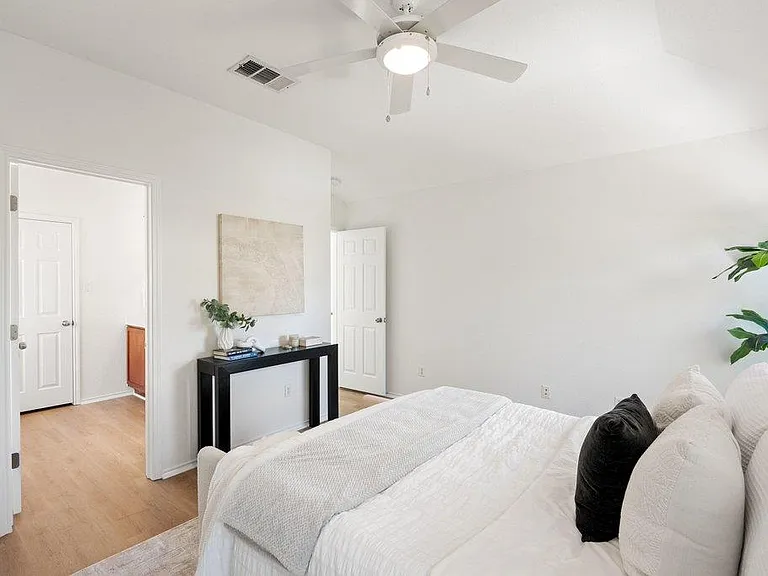 11416 Dog Leg Dr — Photo 11