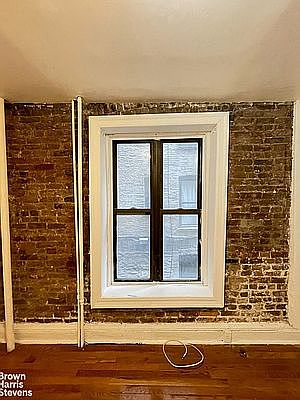4th image of 177 Thompson St APT 2