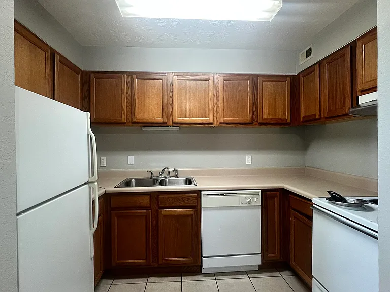 2020 Continental Ave #225 — Photo 3