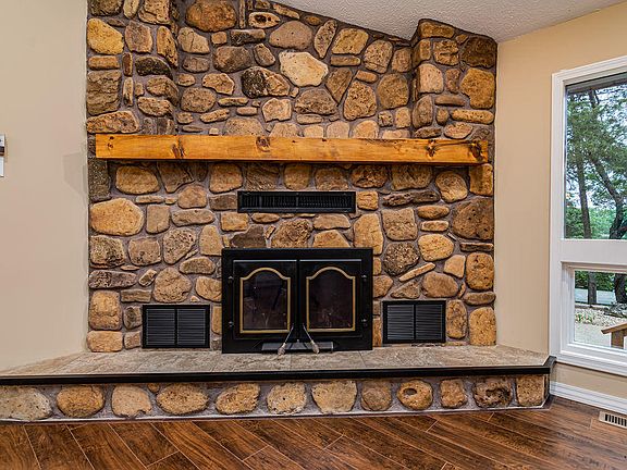 3rd image of 84 Quail Cove Dr