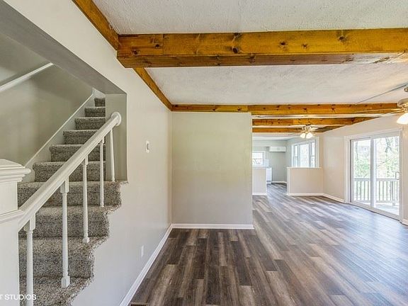 3rd image of 607 Depot St