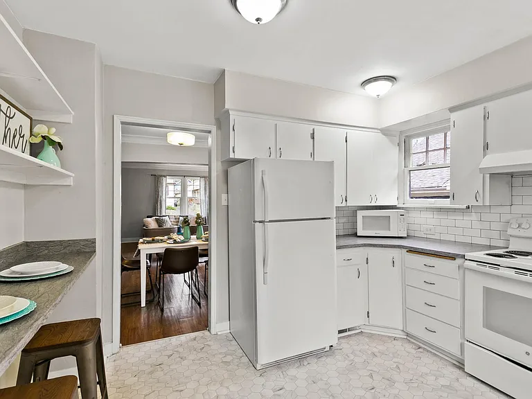 307 E 29th Ave — Photo 9