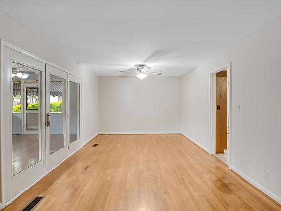 2nd image of 3841 Rollingwood Dr