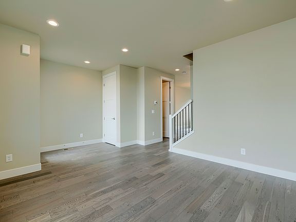 B2 - Living Room 4.jpg