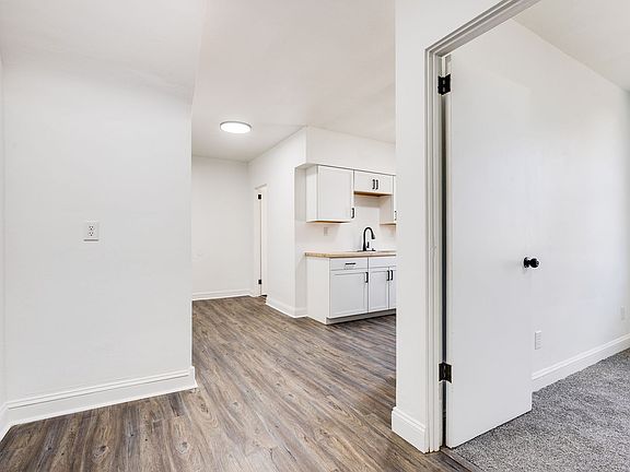 5th image of 2439 Arlington Ave APT 1