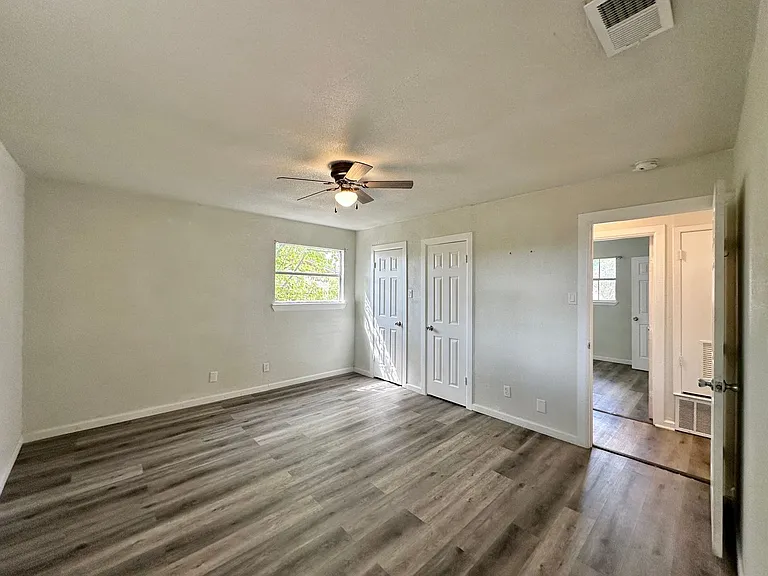 1410 Hammond Dr — Photo 19